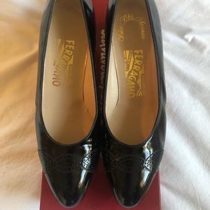 SOLD Vintage Salvatore Ferragamo Womens Pumps 8.5 B - Black - ORIGINAL BOX